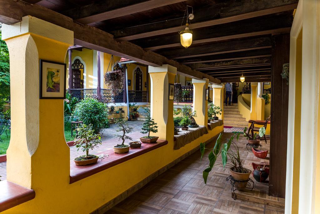 Casa Menezes - A Heritage Goan Homestay Bambolim Εξωτερικό φωτογραφία
