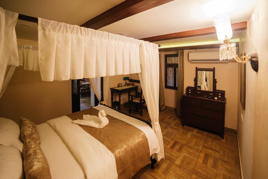 Casa Menezes - A Heritage Goan Homestay Bambolim Εξωτερικό φωτογραφία