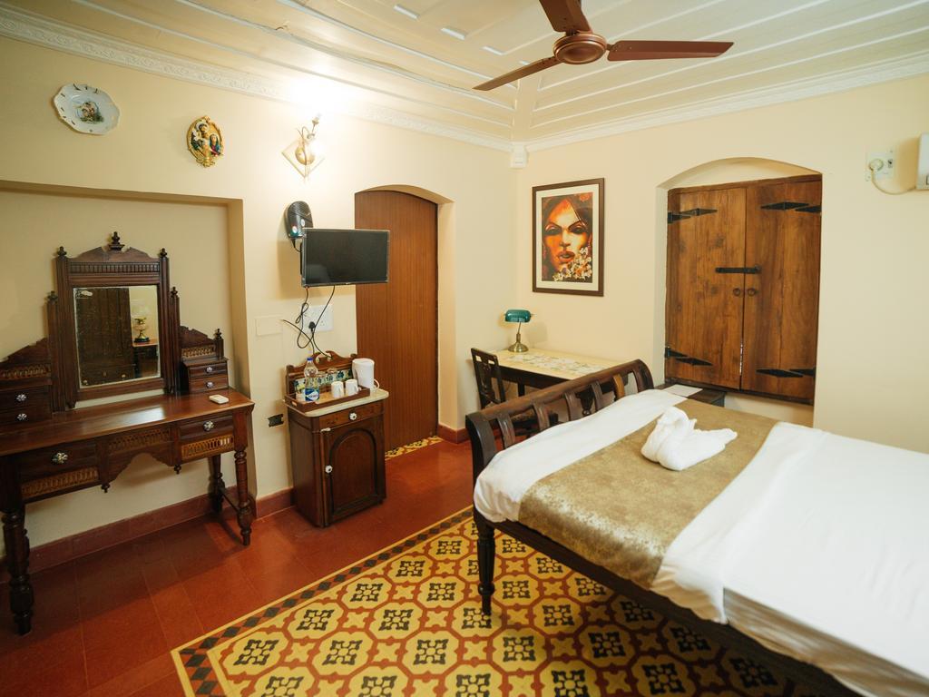 Casa Menezes - A Heritage Goan Homestay Bambolim Εξωτερικό φωτογραφία