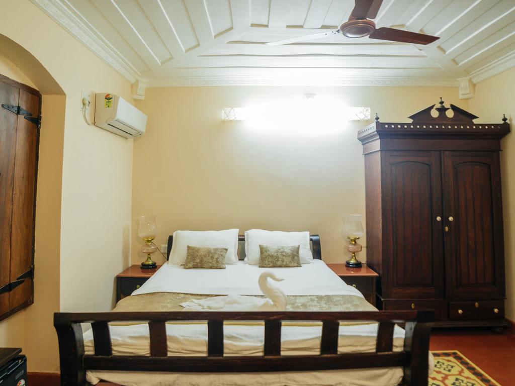 Casa Menezes - A Heritage Goan Homestay Bambolim Εξωτερικό φωτογραφία