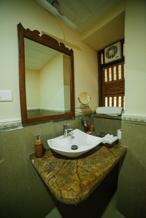 Casa Menezes - A Heritage Goan Homestay Bambolim Εξωτερικό φωτογραφία